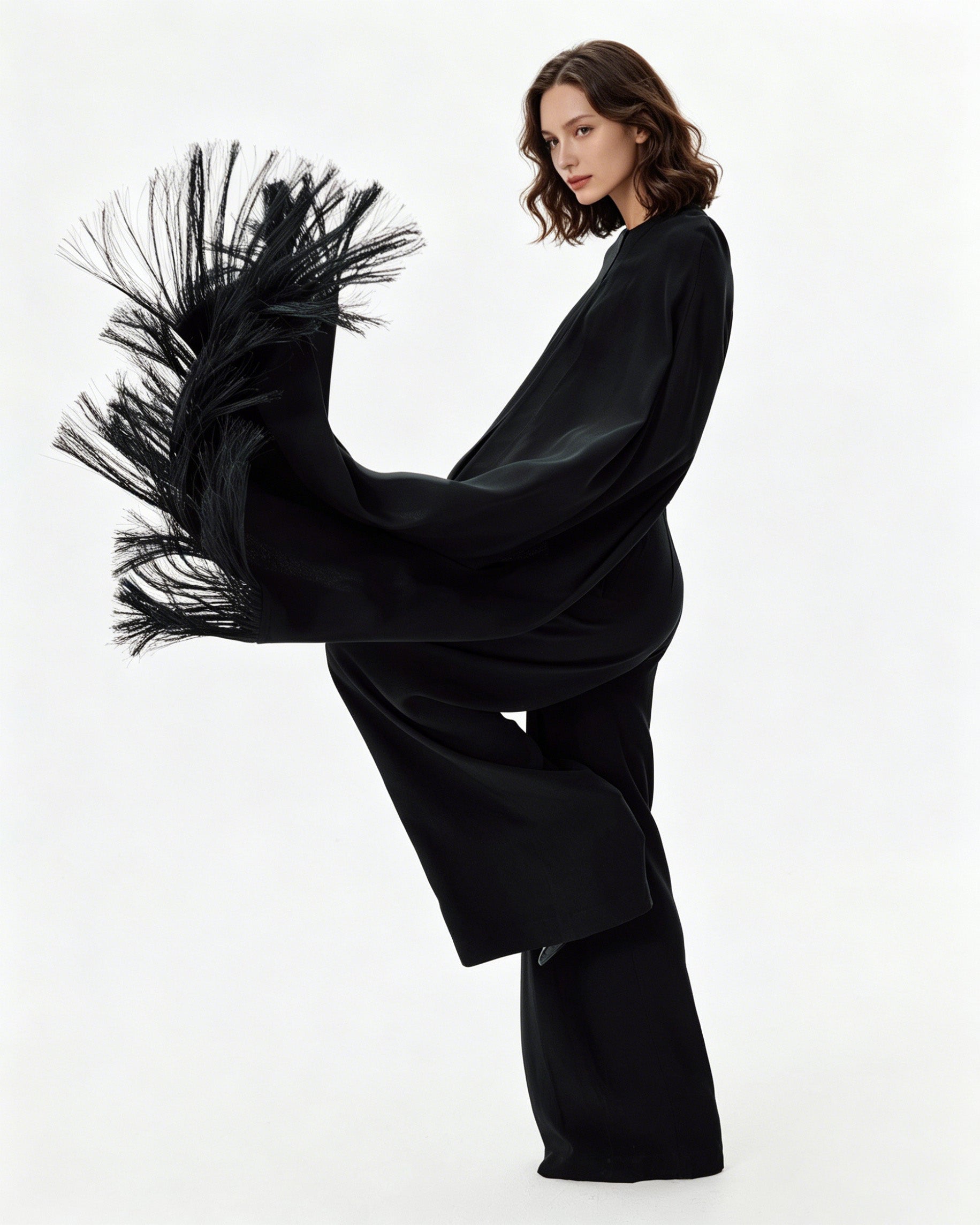 Noir Éclipse Drape Cape