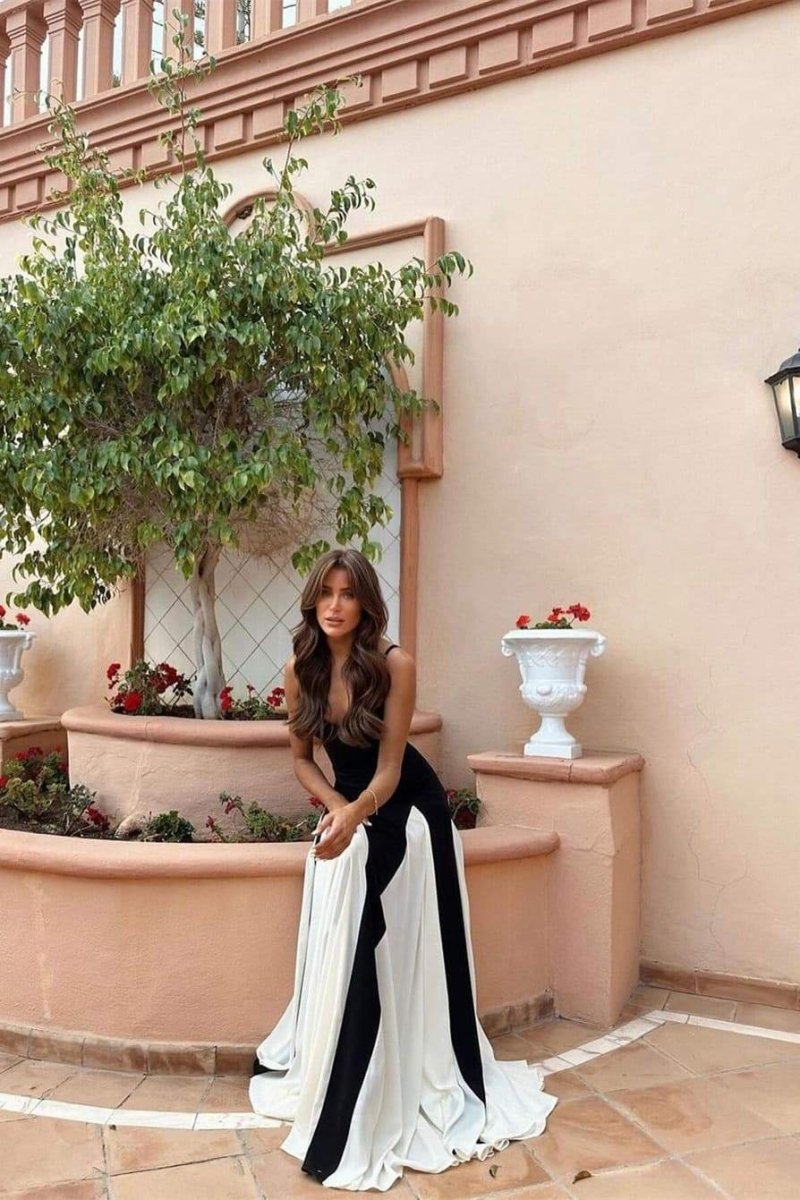 Elara Sweetheart A-Line Maxi Dress